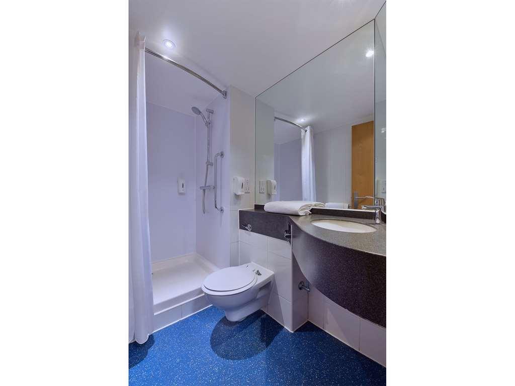 Travelodge London Wembley Zimmer foto