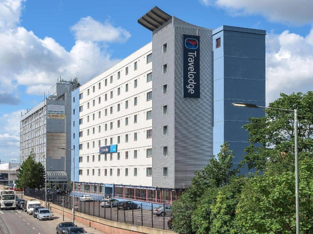Travelodge London Wembley Exterior foto