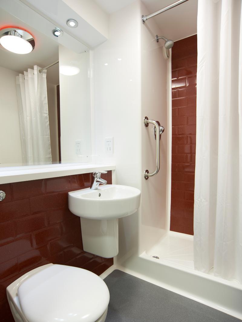 Travelodge London Wembley Exterior foto